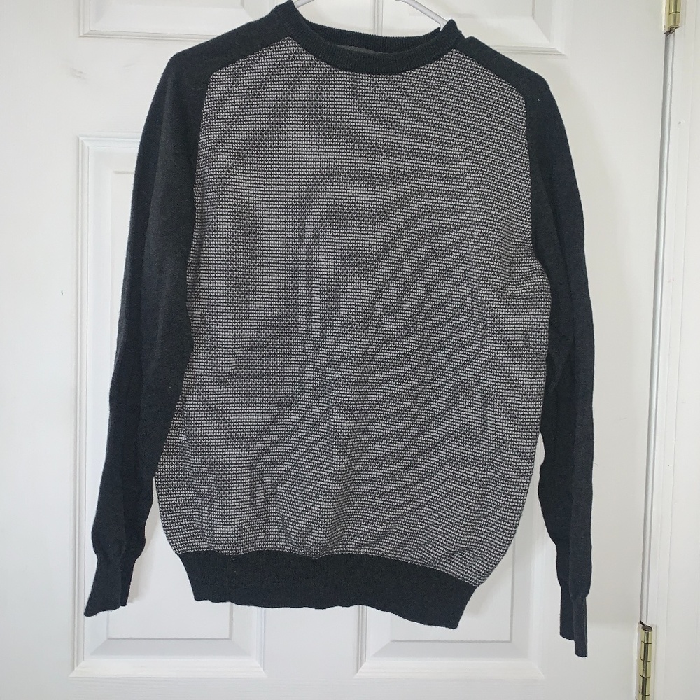 Men’s gray Primark sweater
